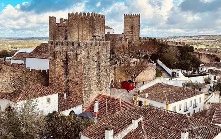 Lisbon: Tour to Fatima, Battle, Nazareth and Obidos (proof of ginja)!