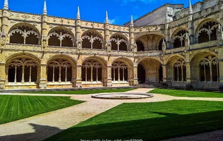Discover Belem & Jeronimos Monastery: Private Half-Day Tour