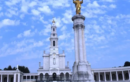 Private Full Day Tour To Fatima, Batalha, Nazaré and Óbidos