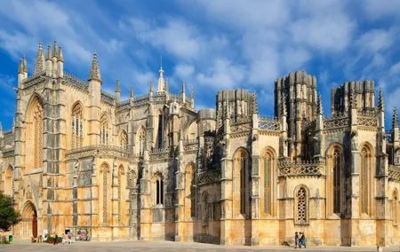 Private 1-Day Tour to Fátima Batalha Nazaré and Óbidos