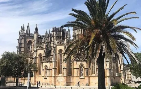 Fatima Tour + Batalha Monastery + Nazareth + Óbidos