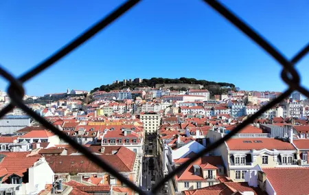 4 Hour Private Tuk Tuk Tour in Lisbon
