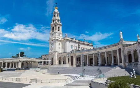 Fátima and Silver Coast Wonders: Small Group Tour from Lisbon