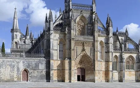 Private Full Day Tour of Óbidos, Nazaré and Batalha