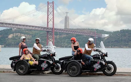 Lisbon: El Cristo-Rei Motorcycle Side-car Tour