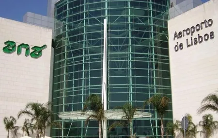 Lisbon Airport Transfer to Sesimbra or Azeitão