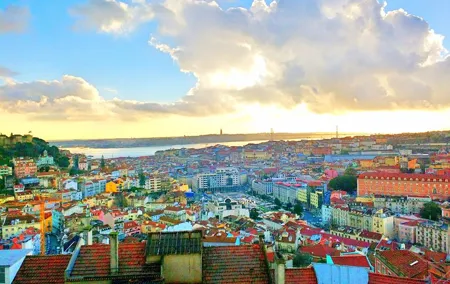 Private 8-hour Tour in Lisbon with Hotel pick up