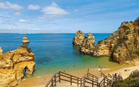 Private day trip from Lisboa to Lagos with a two-way transfer