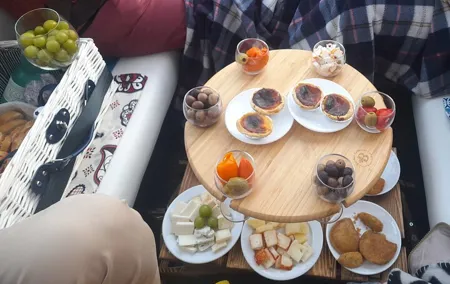 Private tapas tuk tuk tour through Lisbon