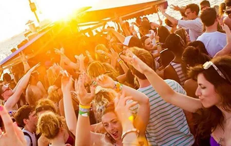 lisbon boat party