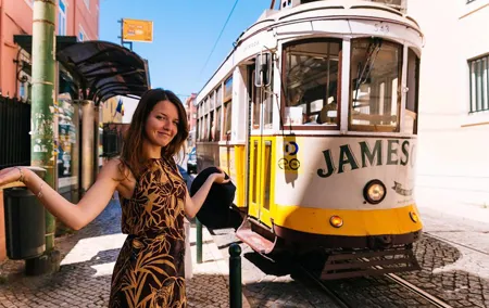 Off the Beaten Track in Lisbon: Lapa Private Tour
