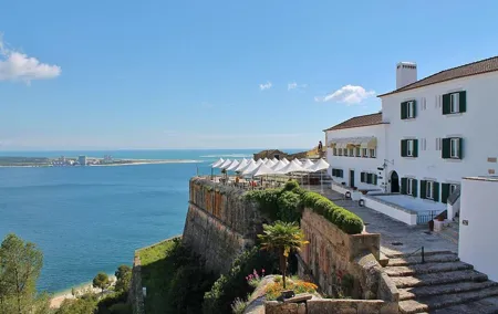 Historical and Natural Arrábida: Private Tour from Lisbon