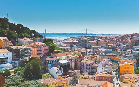 Lisbon Private Shore Excursion: City Tour by Minivan Including Food and Wine Tastings
