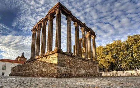 Évora Full-Day Tour with Wine Tasting from Lisbon