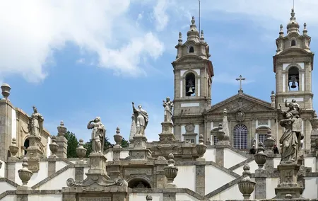 Private Car Transfer from Lisbon to Braga with 2 hours for sightseeing