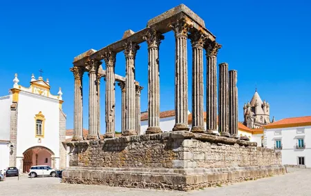 Full-Day Private Tour in Évora with Winery Tour from Lisbon