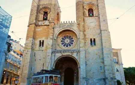 Full day tour to visit Sintra and Cascais