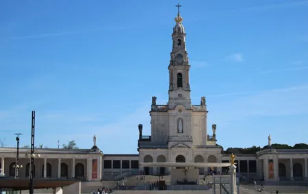 Fatima, Batalha, Nazare and Obidos Tour from Lisbon