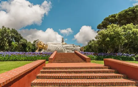 Private Day Tour Buddah Eden Garden, Nazaré e Óbidos from Lisbon