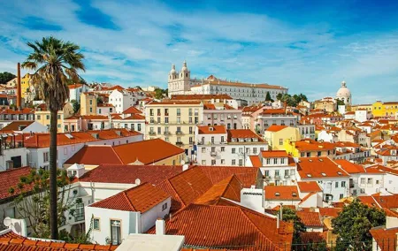 Tuk tuk experience through the historic neighborhood of Alfama