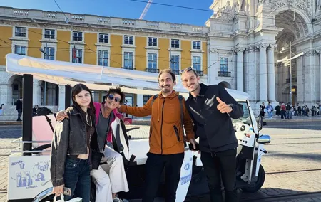 Tuk-Tuk Lisbon: Alfama, Viewpoints & Local Flavors