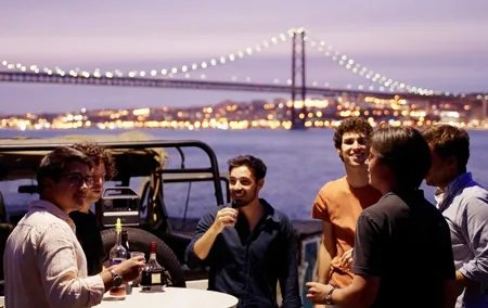LISBON NIGHT TOUR in a Vintage Jeep with FOOD & DRINK TASTINGS