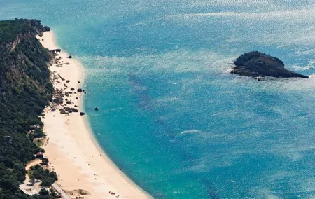 Cross-country Arrábida Natural Park & Beach