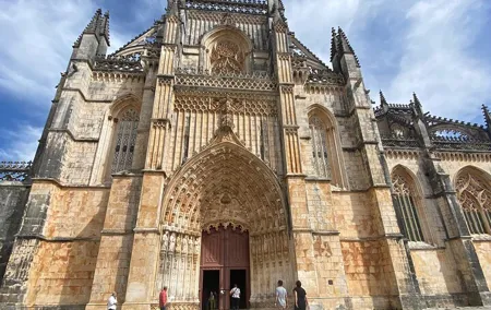 Fátima, Batalha, Nazaré & Óbidos from Lisbon