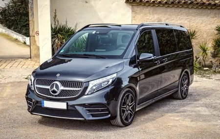 Arrival Transfer: Lisbon Airport LIS to Lisbon in Luxury Van
