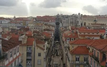 Lisbon Walking Tour with Traditional Food and Drinks - Gourmet