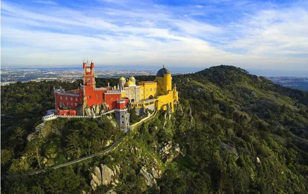 Tour group Sintra : Pena Palace, Regaleira, Cabo DA Roca and Cascais
