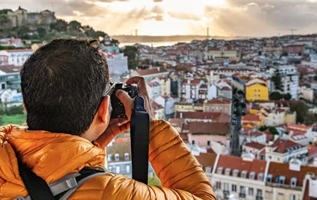 Alfama,Graça & Mouraria City Tour Through A Eye Of A Photographer