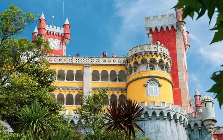 Mystical Sintra & Chic Cascais: A Group Tour from Lisbon