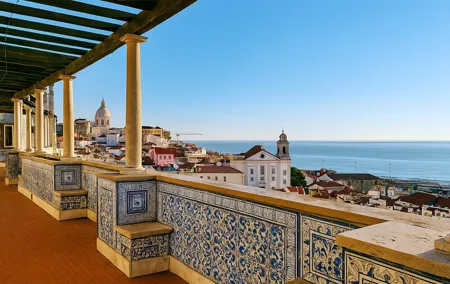 Private Tuk-Tuk Tour Lisbon: Alfama, Castle & Secret Viewpoints