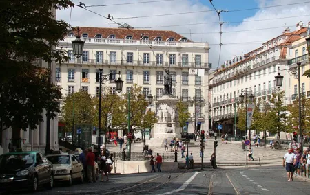 Lisbon 3-Hour Bohemian Walking Tour of Chiado and Bairro Alto