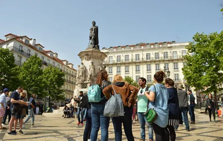 Lisbon city tour on history, culture and current topics