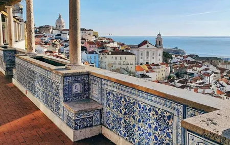 2 Hour The Narrow Streets of Alfama Private Guided Tour