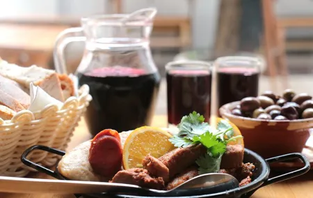 Lisbon 4 Foodies Tour - From Street Food to Awarded Chefs’ Portuguese Delicacies