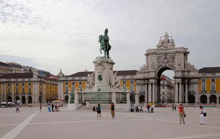 Discover Lovely Lisbon: Self-Guided Audio Tour