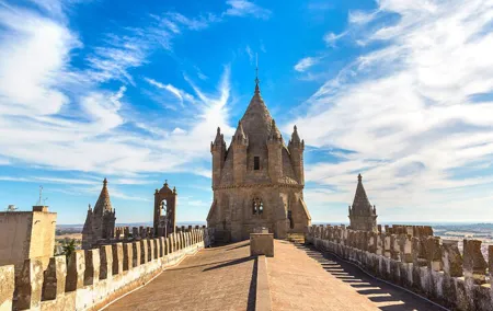 Évora and Alentejo & Wine Taste Private Full Day Tour from Lisbon