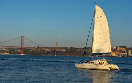 2h Lisbon Electric Tuk Tuk Tour + 2h Sunset Sailing Boat Trip