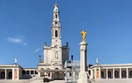 Tour to Fatima and Little Shepherds's Village from Lisbon