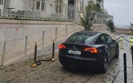 Private Customizable Tour of Lisboa Porto with Transfer