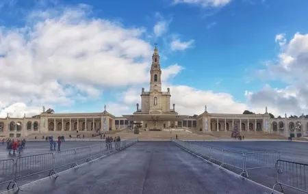 Private Tour - Religious Fatima, Nazare and Fortified Obidos