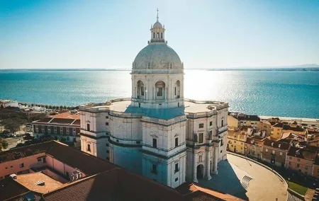 2 Hours Private Hills Historical Tour in Lisbon