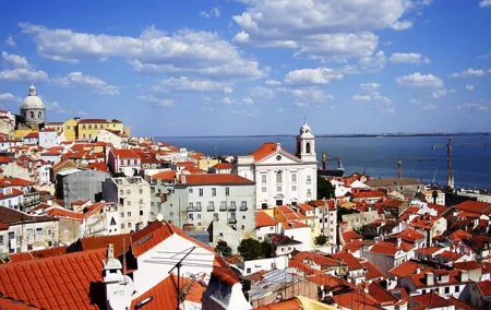 Private Lisbon route: Transfers, city tour and full day Sintra w/ driver & guide
