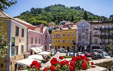 Private Tour: The Mystical, Magical, Medieval Town of Sintra with tickets and lunch