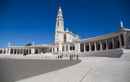 Round Trip Private Transfer to Fátima and Batalha from Lisbon