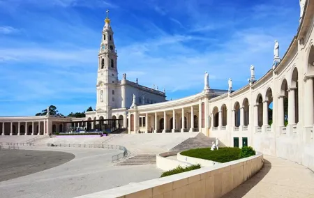 Day trip to Fatima, Batalha Monastery, Ericeira and Òbidos