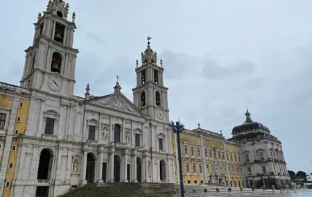 Mafra, Ericeira and Queluz Full-day Private Tour
